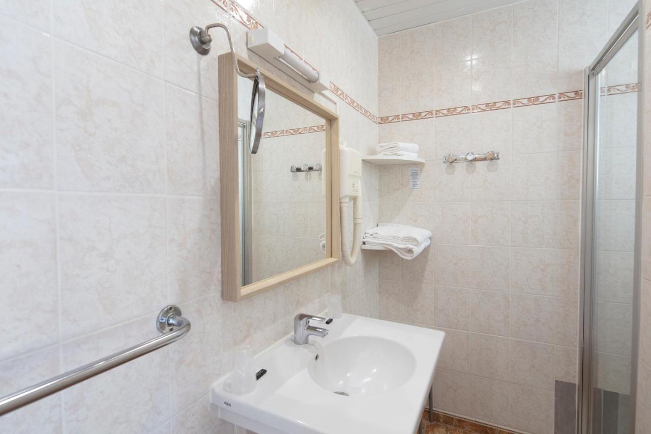 Hotel Les Rocailles Montagnac  Luaran gambar
